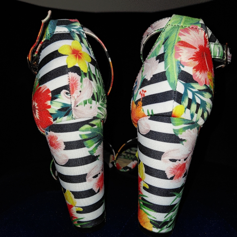 EUC ​Bamboo Tropical Floral & Striped Ankle Strap Block Heels - Size 10! - Picture 12 of 16
